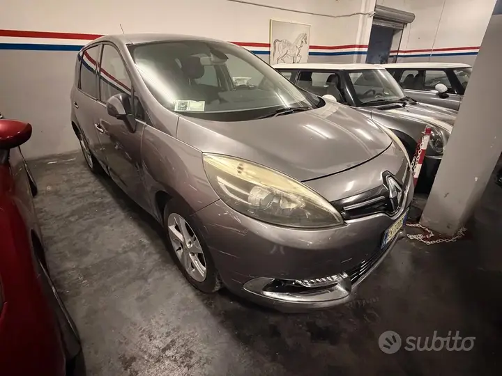 Renault Scenic 2013 photo 2