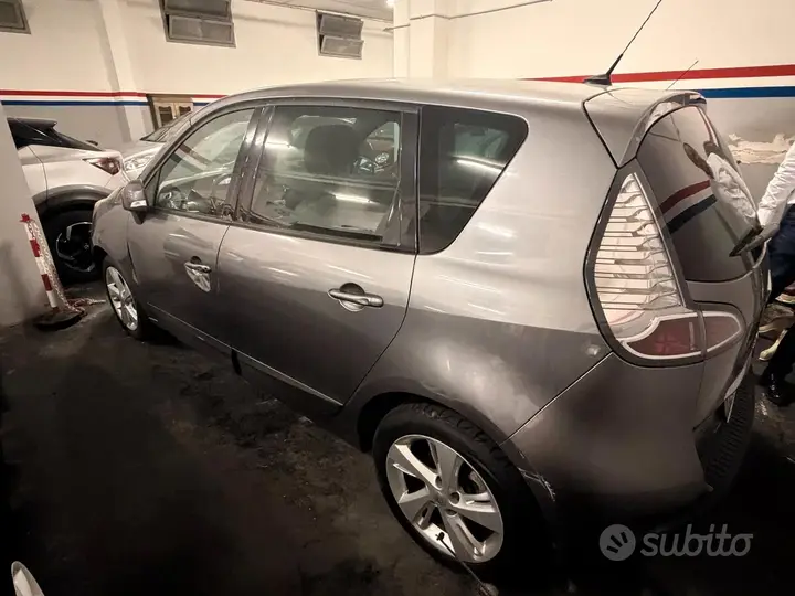 Renault Scenic 2013 photo 3