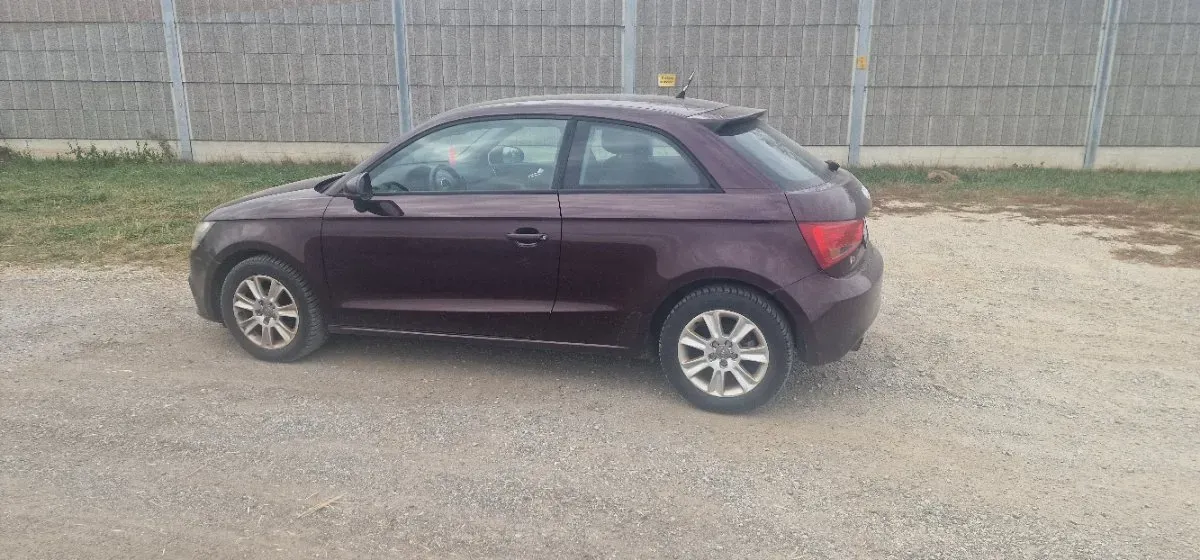 Audi A1 2011 photo 2