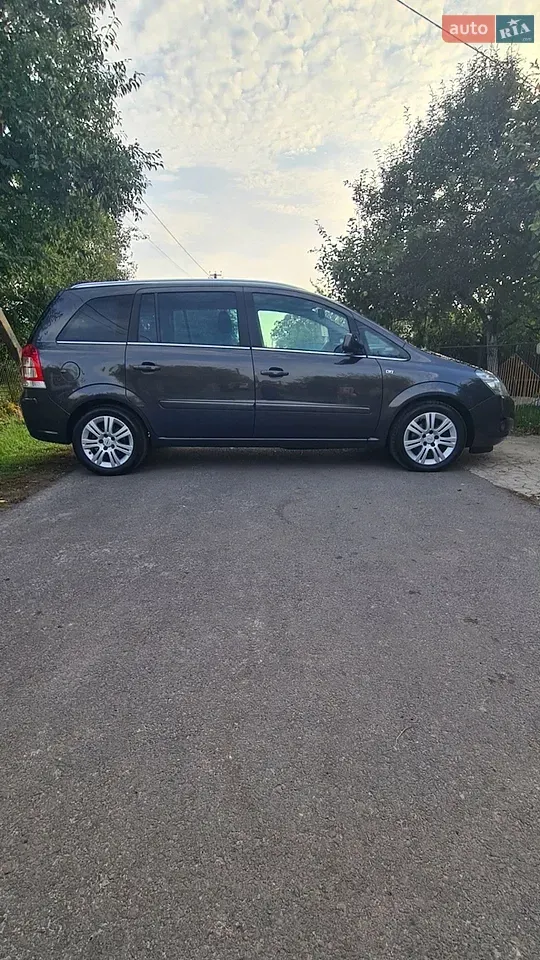 Opel Zafira 2013 photo 5