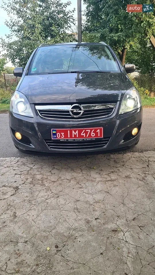 Opel Zafira 2013 photo 4
