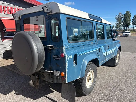Land Rover Defender 110 1986 photo 3