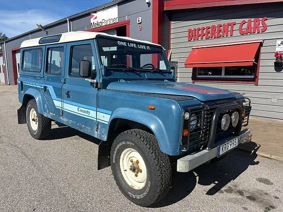 Land Rover Defender 110