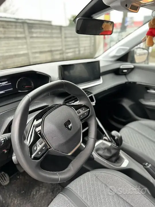 Peugeot 208 2025 photo 4