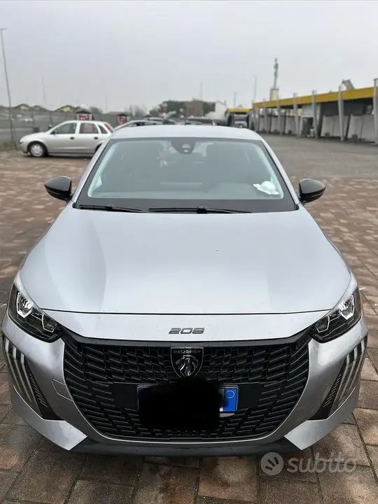 Peugeot 208