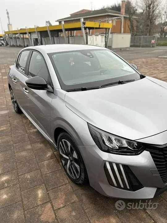 Peugeot 208 2025 photo 2