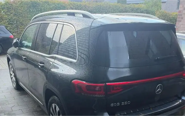Mercedes-Benz Eqb