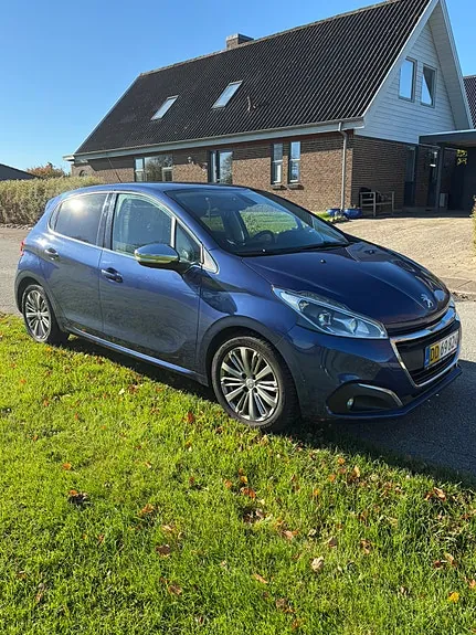 Peugeot 208 2016 photo 2