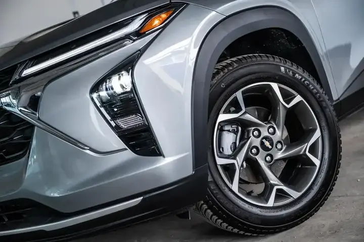 Chevrolet Trax 2025 photo 2