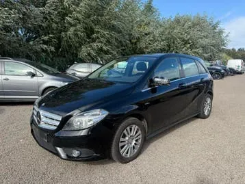 Mercedes-Benz B180 Essence