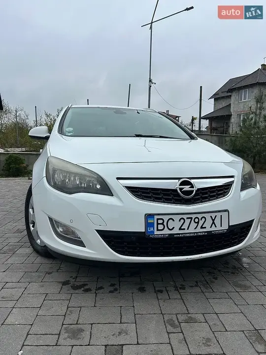 Opel Astra 2011 photo 5