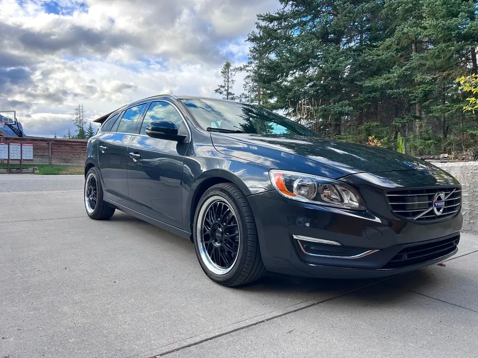 Volvo V60 2017 photo 2