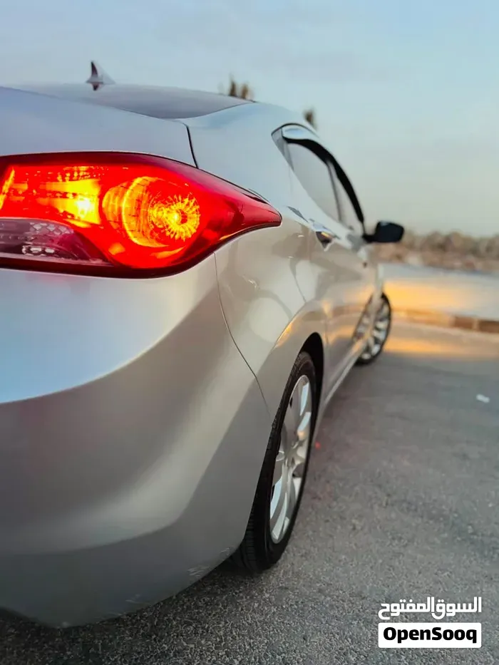 Hyundai Avante 2014 photo 3