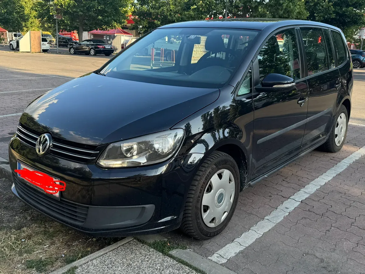 Volkswagen Touran 2013 photo 2