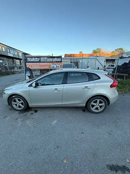 Volvo V40 2017 photo 2