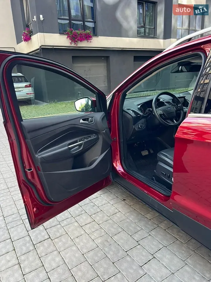 Ford Escape 2019 photo 3