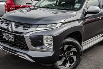 Mitsubishi Pajero Sport 2026 photo 3