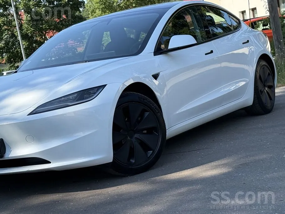 Tesla Model 3 2024 photo 3