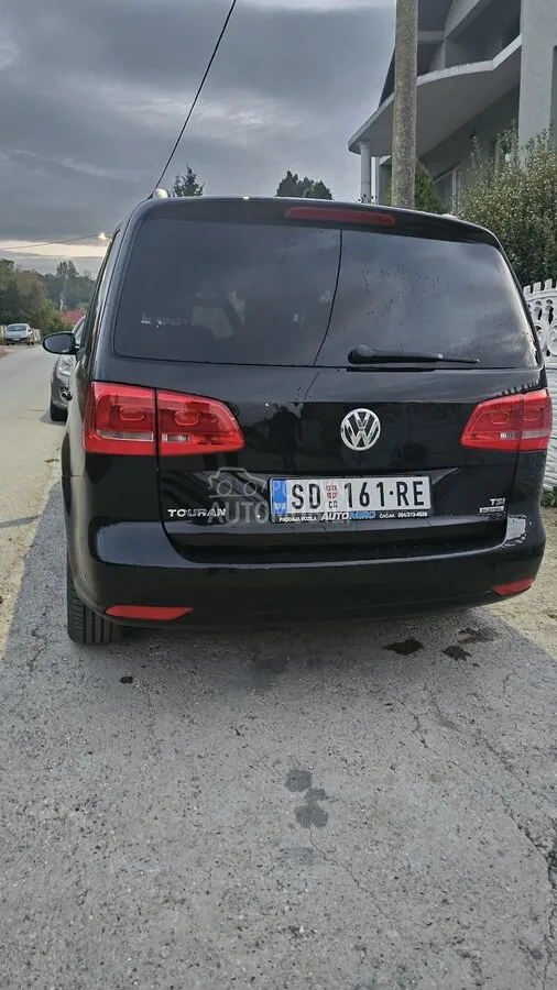 Volkswagen Touran 2011 photo 4