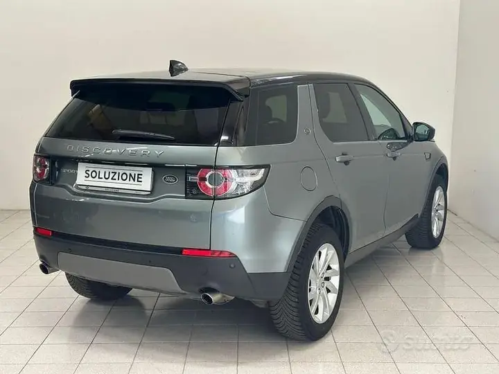 Land Rover Discovery Sport 2017 photo 2