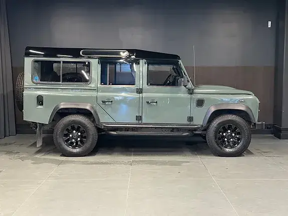 Land Rover Defender 110 2011 photo 4