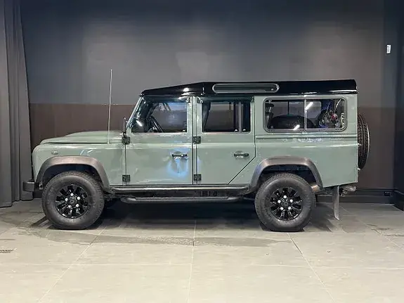 Land Rover Defender 110