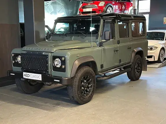 Land Rover Defender 110 2011 photo 2