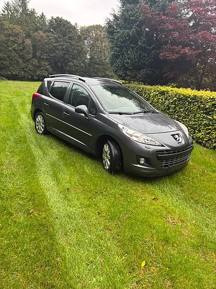 Peugeot 207 2008 photo 2