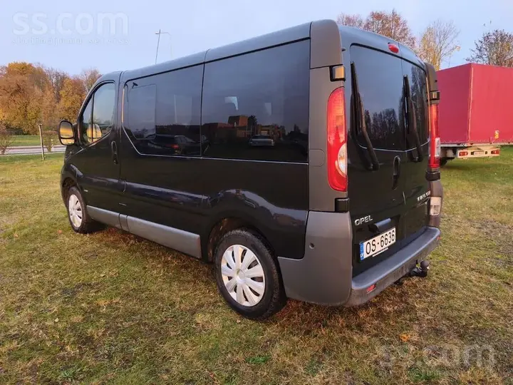 Opel Vivaro 2012 photo 3