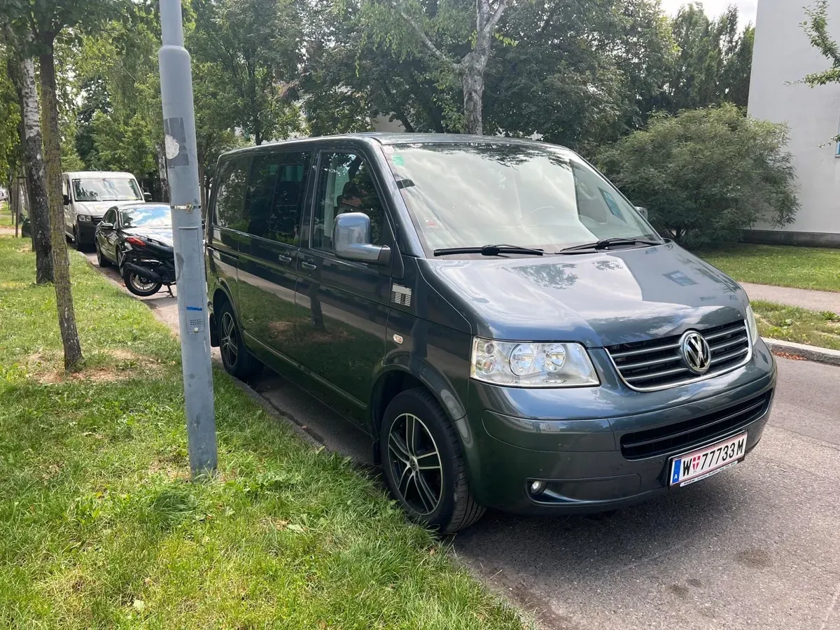 Volkswagen T5 2009 photo 2