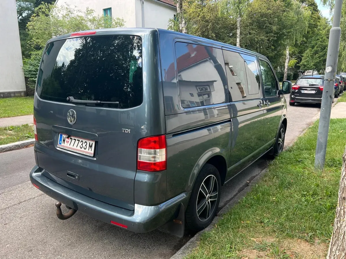 Volkswagen T5 2009 photo 3