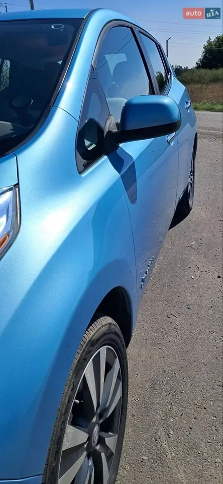 Nissan Leaf 2014 photo 2