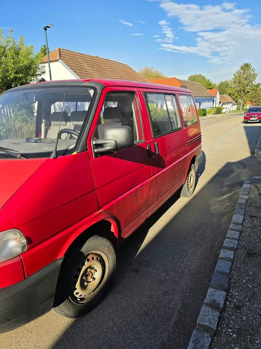 Volkswagen Caravelle 2000 photo 2