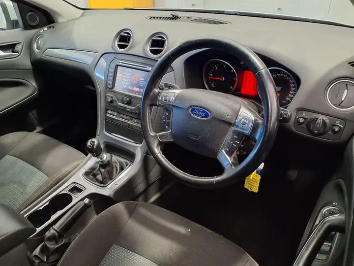 Ford Mondeo 2014 photo 3