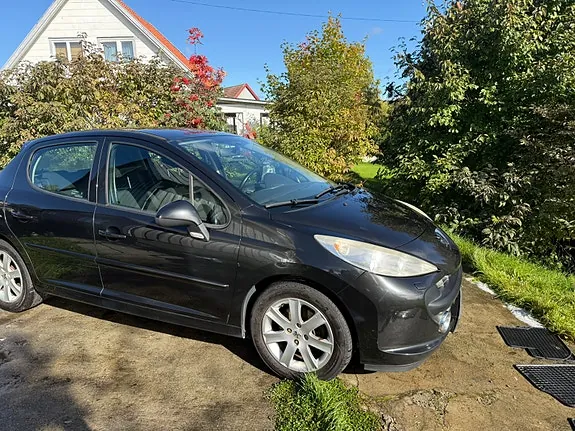 Peugeot 207 2008 photo 3