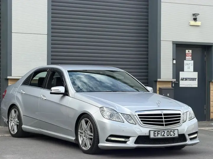 Mercedes-Benz E-Class 2012 photo 2