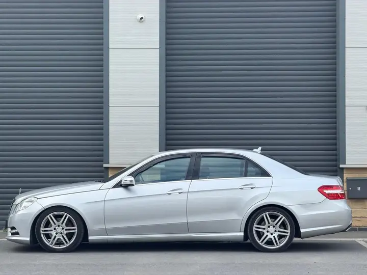Mercedes-Benz E-Class 2012 photo 5