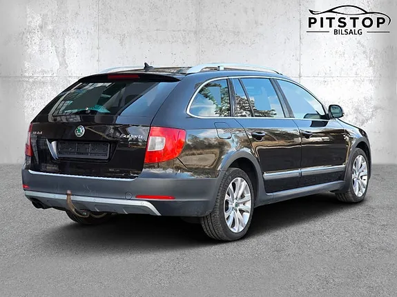 Skoda Superb 2013 photo 5