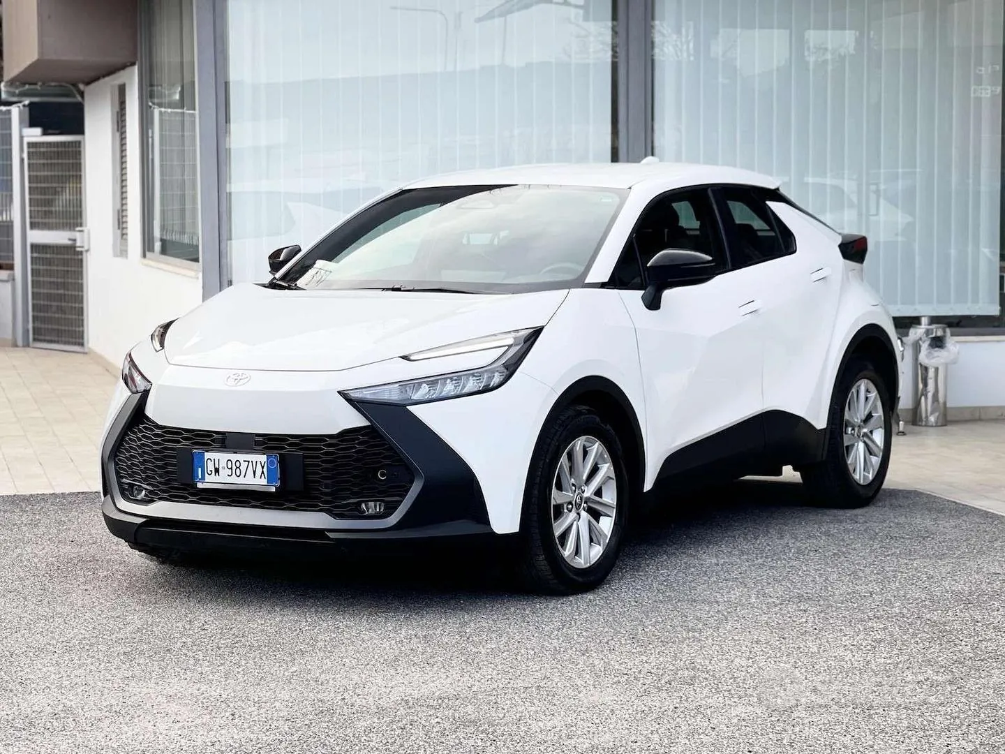 Toyota C-Hr 2024 photo 3