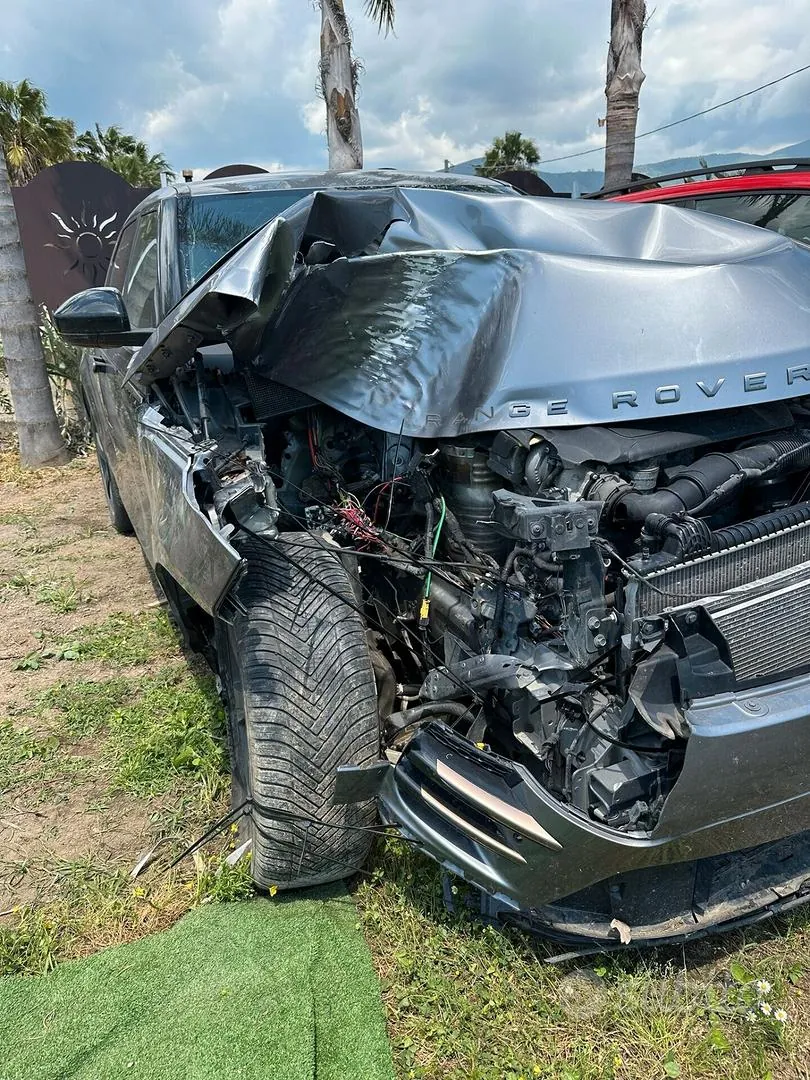 Land Rover Range Rover Velar 2020 photo 3