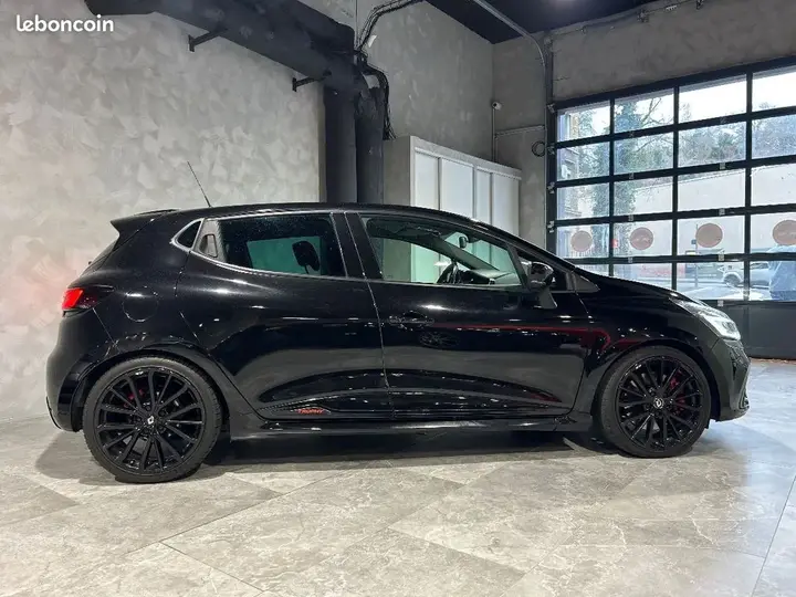 Renault Clio 2018 photo 2