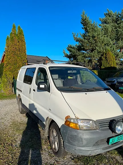 Toyota Hiace 2005 photo 2