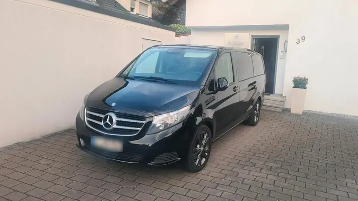 Mercedes-Benz V 250