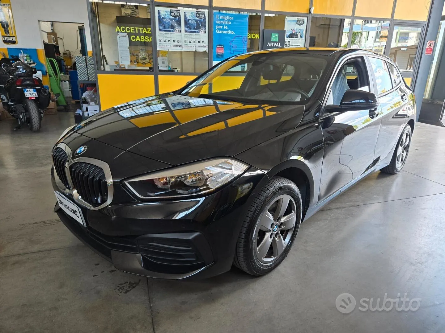 BMW 116D 2023 photo 2
