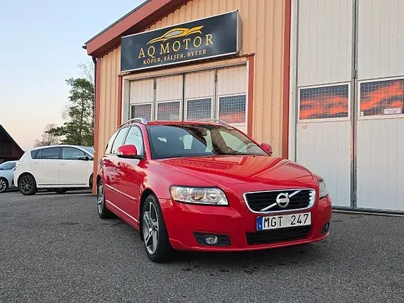 Volvo V50 2012 photo 2