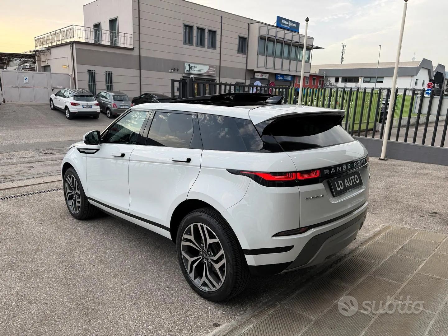 Land Rover Range Rover Evoque 2021 photo 4
