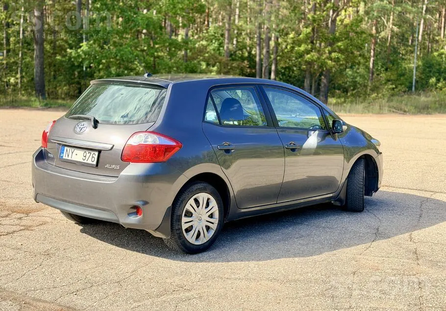 Toyota Auris 2011 photo 4