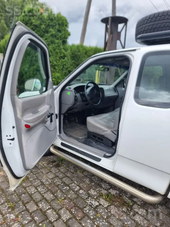 Ford F150 1998 photo 2
