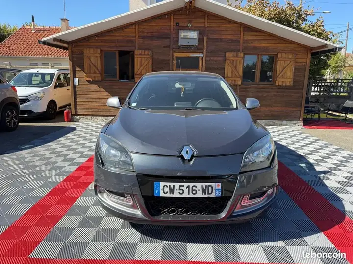 Renault Megane 2013 photo 2