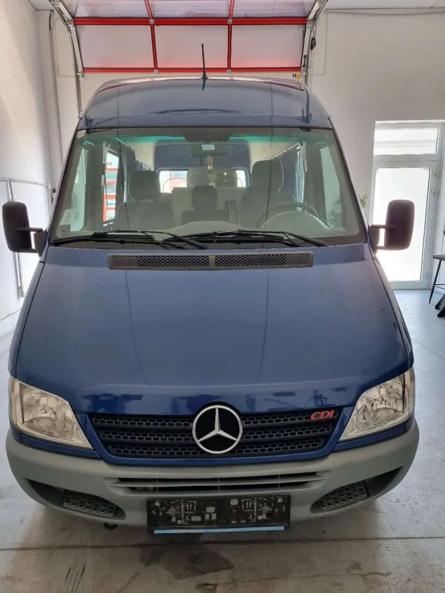 Mercedes-Benz Sprinter 2004 photo 2